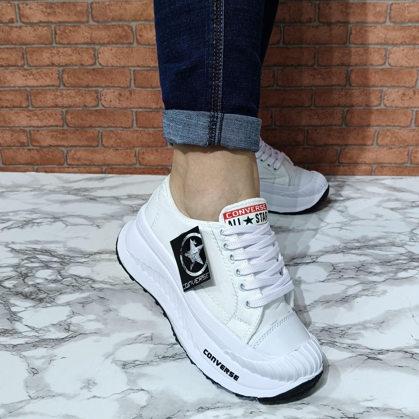 Tenis Converse Mujer – Suela Alta en Espanso, Diseño Casual y Urbano